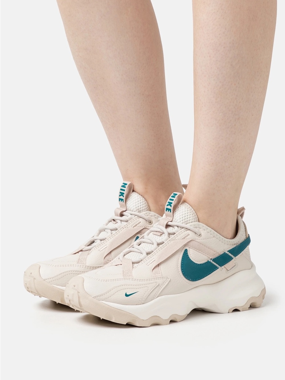 Nike Wmns TC 7900 Light Orewood Brown Geode Teal Sz 12Women 10.5 Men